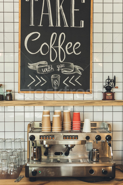 Kawiarnia ekspres do kawy wyroby szklane papieru wnętrza Zdjęcia stock © LightFieldStudios