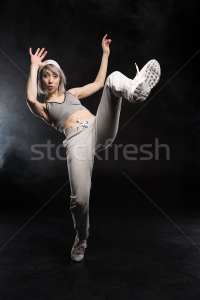 Donna abbigliamento sportivo dancing donna nera nero ragazza Foto d'archivio © LightFieldStudios