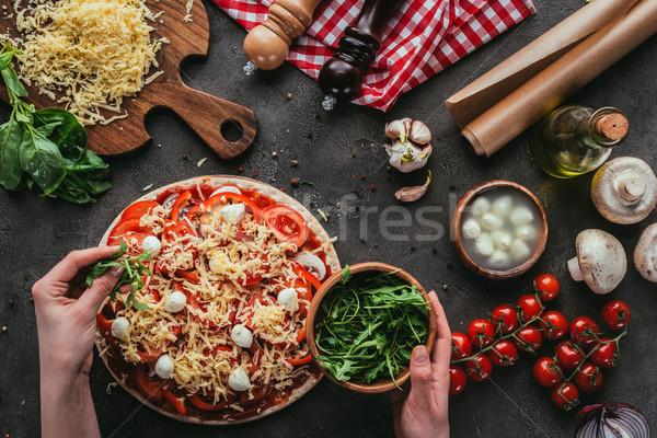 Zdjęcia stock: Shot · kobieta · pizza · zielenina · konkretnych · tabeli