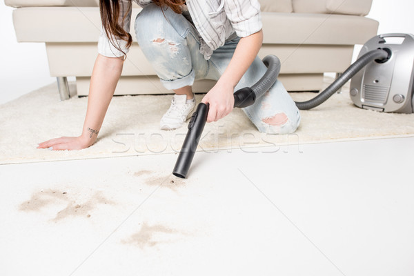 Foto stock: Mulher · aspirador · de · pó · baixo · seção · ver · piso