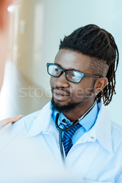 Tıbbi stajyer laboratuvar önlüğü gözlük hastane kişi Stok fotoğraf © LightFieldStudios