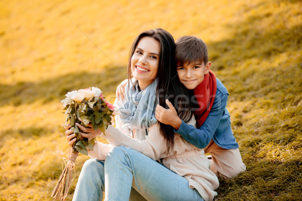 Foto stock: Hijo · madre · flores · feliz · mujer