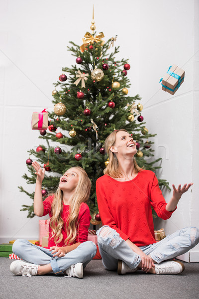 Stock foto: Heiter · Weihnachten · glücklich · Mutter · Tochter · Sitzung