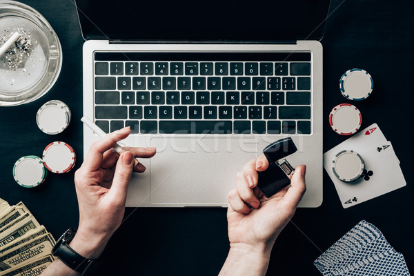 Stock foto: Frau · Rauchen · Casino · Tabelle · Laptop · Chips