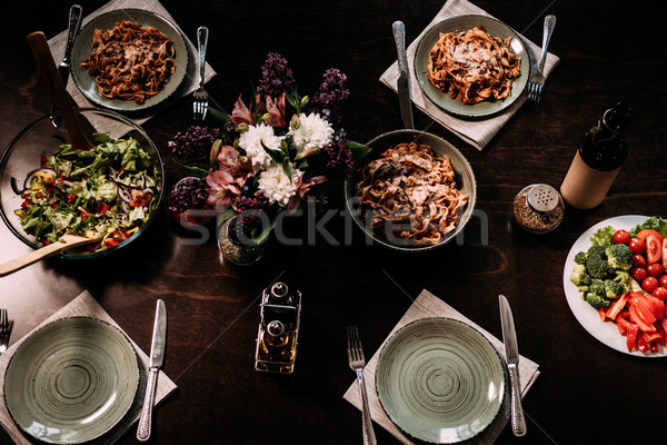 Table servi dîner haut vue [[stock_photo]] © LightFieldStudios