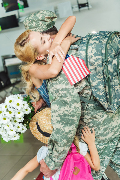 Család ölel apa repülőtér férfi katonai egyenruha Stock fotó © LightFieldStudios