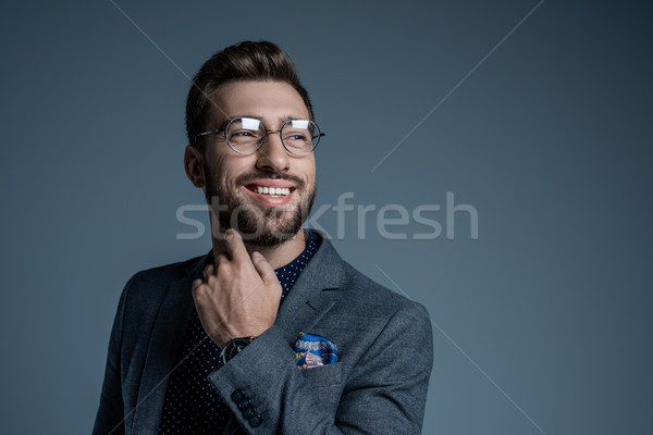 Foto stock: Homem · terno · barba · risonho · moço · formal