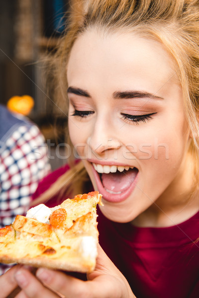 Foto stock: Mulher · alimentação · pizza · ver · feliz