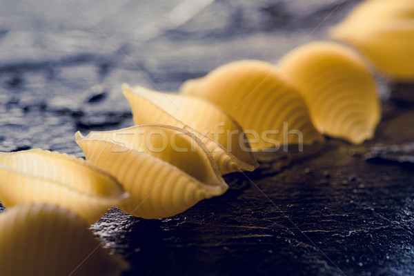 Foto d'archivio: Pasta · greggio · fila · nero · concrete · tavola