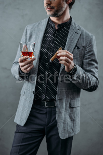 üzletember iszik whiskey lövés elegáns férfi Stock fotó © LightFieldStudios