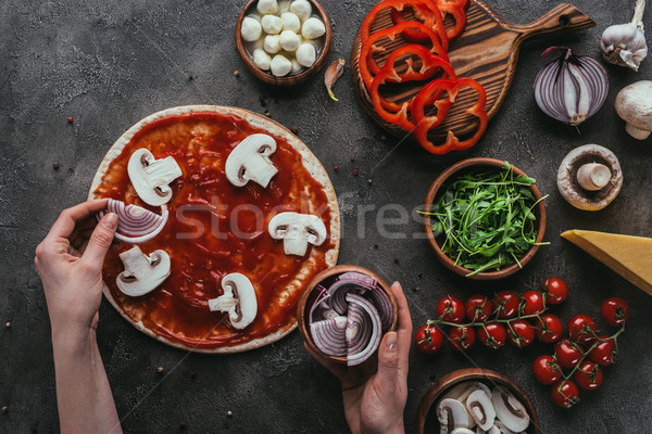 Сток-фото: выстрел · женщину · лука · Ломтики · пиццы · конкретные
