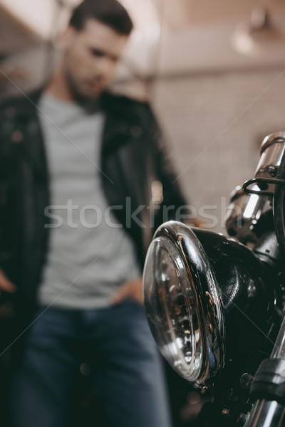 Fényszóró klasszikus motorkerékpár közelkép kilátás műhely Stock fotó © LightFieldStudios