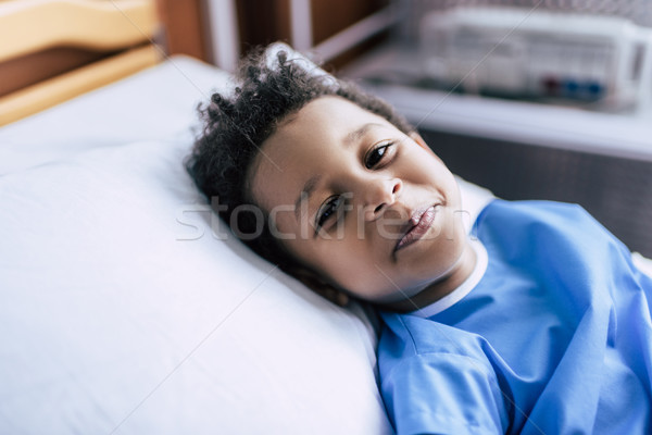 Foto d'archivio: African · american · ragazzo · letto · ritratto · sorridere · letto · di · ospedale