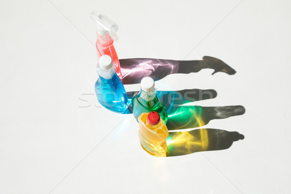 Plastic sticle produse de curatare set colorat curăţenie Imagine de stoc © LightFieldStudios