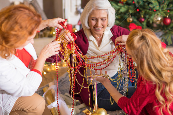 Foto stock: Familia · Navidad · decoraciones · familia · feliz · tres