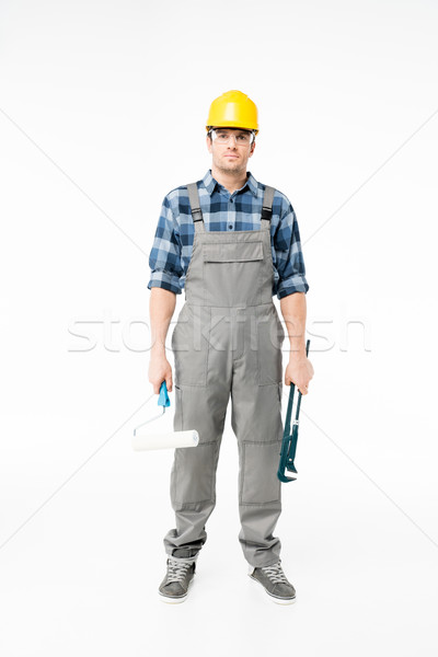 Profesional muncitor in constructii masculin ţeavă cheie Imagine de stoc © LightFieldStudios