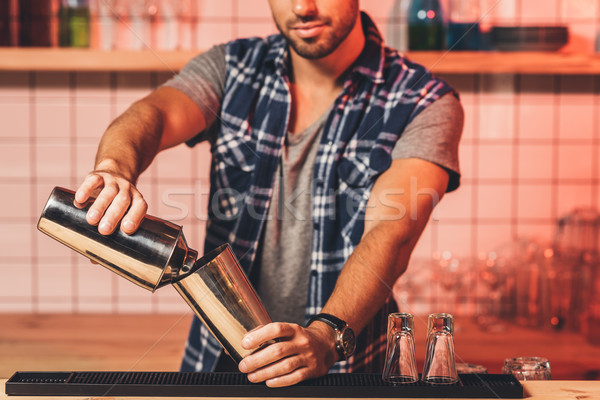 бармен коктейль выстрел борьбе работу Бар Сток-фото © LightFieldStudios