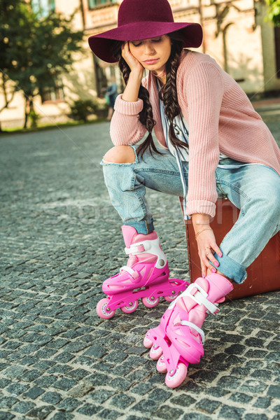 [[stock_photo]]: Fille · patins · valise · belle · jeune · femme · chapeau