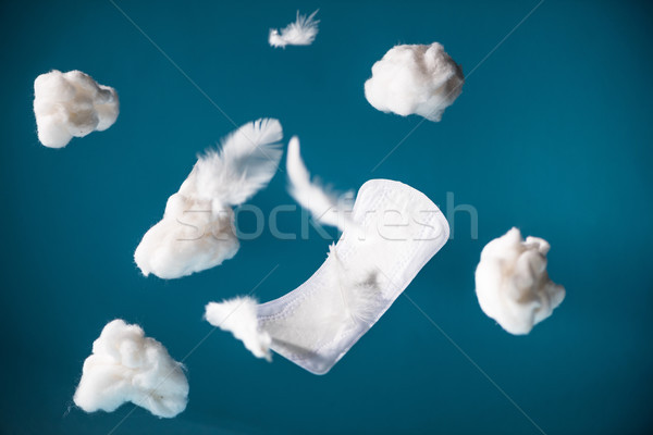 Queda diariamente peças algodão isolado Foto stock © LightFieldStudios