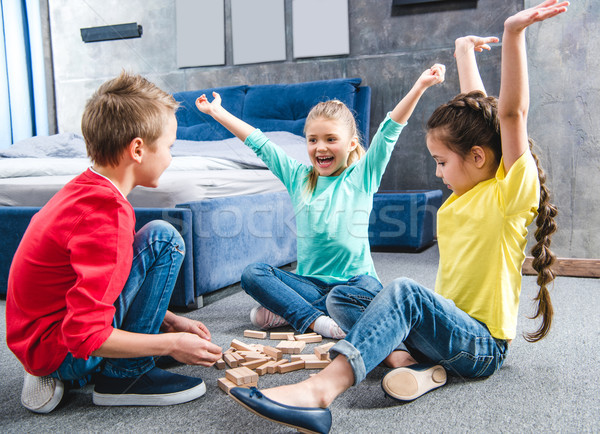 Stockfoto: Kinderen · spelen · gelukkig · vergadering · tapijt