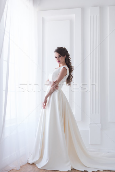 Anziehend Brünette Braut Hochzeitskleid Frau Schönheit Stock foto © LightFieldStudios