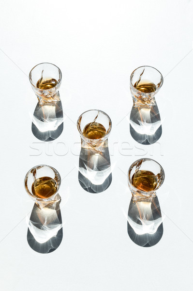 Whisky gafas oscuridad cinco marrón blanco Foto stock © LightFieldStudios