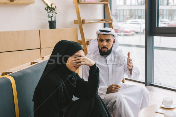 [[stock_photo]]: Musulmans · couple · argument · café · jeunes · modernes