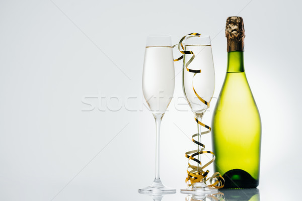 Stock foto: Flasche · Champagner · Weingläser · Weihnachten · Dekorationen · isoliert
