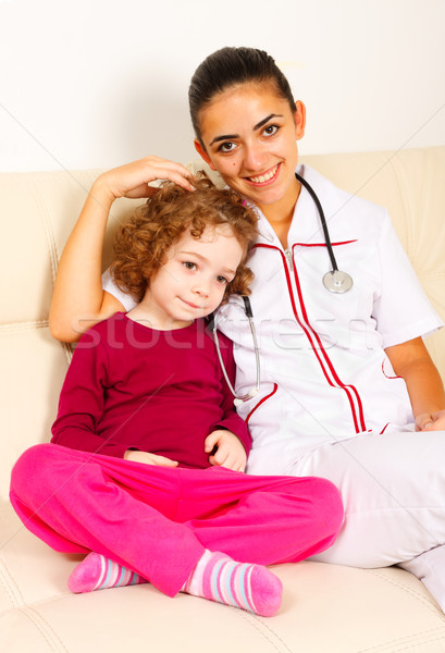 Little girl sorridente médico sessão feliz Foto stock © Lighthunter