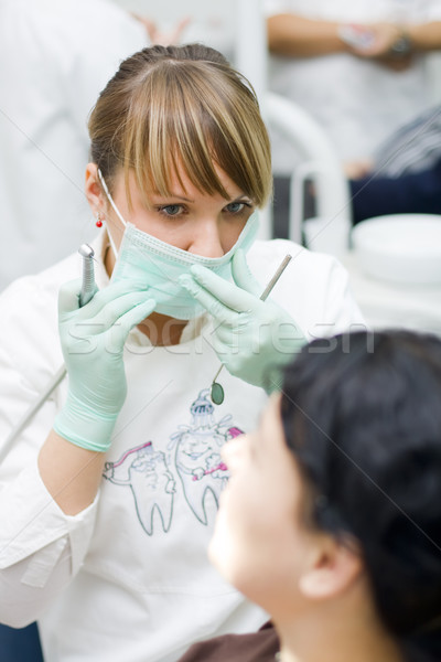 Stockfoto: Tandheelkunde · jonge · vrouw · tandarts · werken · kantoor · arts