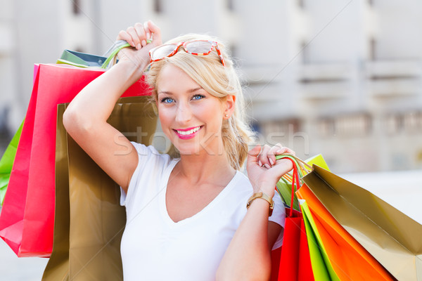 Stockfoto: Gekocht · spullen · gelukkig · jonge · vrouw · groot · winkelen