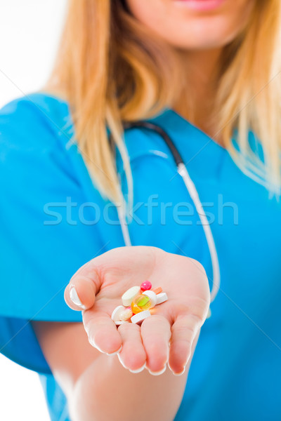 Különböző vényköteles gyógyszerek fiatal egészségügy munkás felajánlás Stock fotó © Lighthunter
