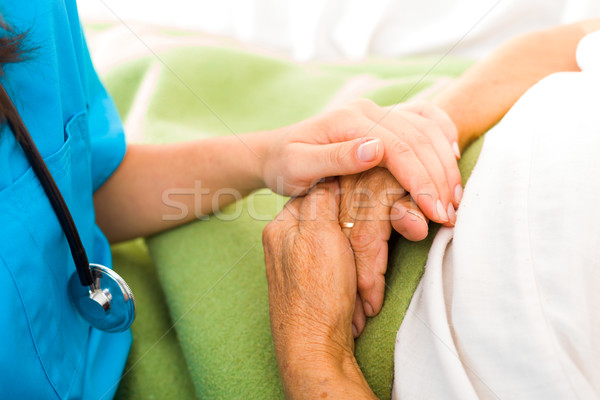 Zorg liefde vertrouwen helpen ouderen mensen Stockfoto © Lighthunter