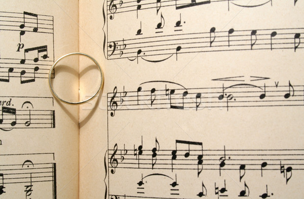 Szeretet dal arany jegygyűrű öreg kotta Stock fotó © lightkeeper