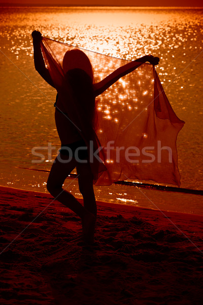 Stockfoto: Meisje · dansen · sluier · strand · zonsondergang · zorgeloos