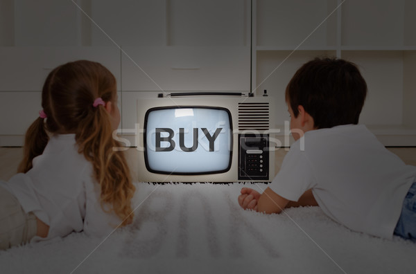 Gyerekek tv nézés szellemi néz öreg televízió Stock fotó © lightkeeper