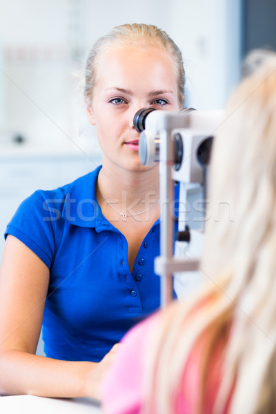 Ziemlich jungen weiblichen Patienten Augen Augenarzt Stock foto © lightpoet