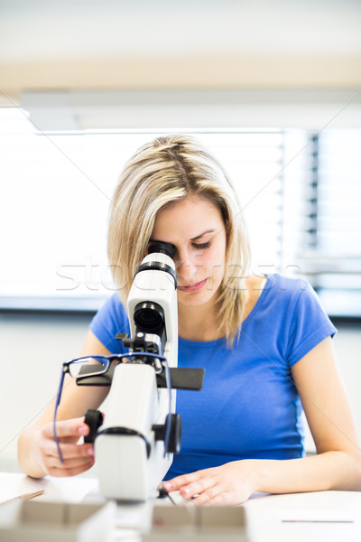 Foto stock: Bastante · feminino · optometrista · recentemente · óculos