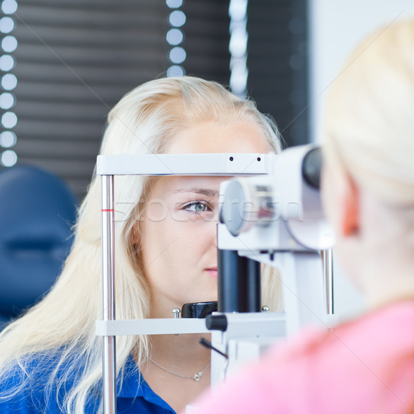 Jungen weiblichen Patienten Augen ziemlich Augenarzt Stock foto © lightpoet