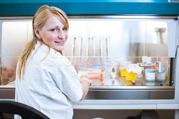 Stockfoto: Portret · vrouwelijke · onderzoeker · onderzoek · lab · kleur