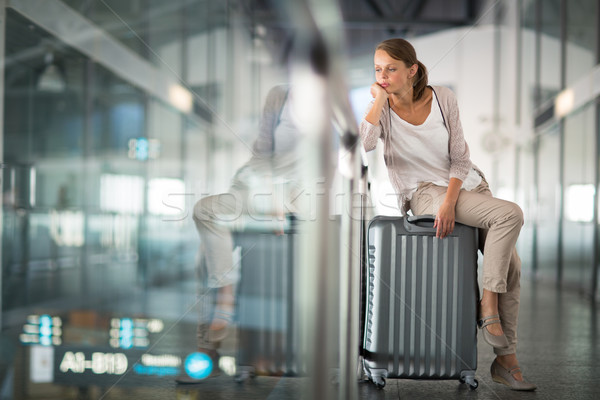 Jonge vrouwelijke luchthaven computer meisje reizen Stockfoto © lightpoet