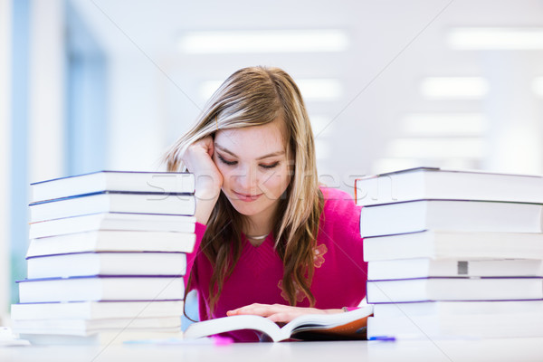 Kadın öğrenci çalışma lise kütüphane güzel Stok fotoğraf © lightpoet