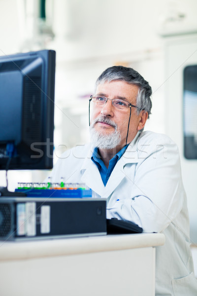 Foto d'archivio: Senior · ricercatore · Lab · lavoro · esperimento