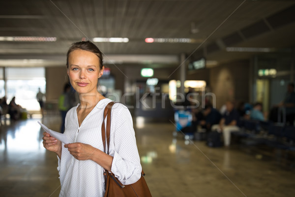 Foto stock: Jovem · feminino · aeroporto · espera · vôo · cor