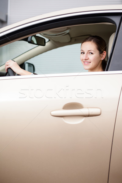 ストックフォト: かなり · 若い女性 · 運転 · 新しい車 · 車 · 女性