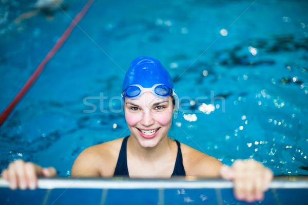 Foto stock: Femenino · piscina · arrastrarse · superficial