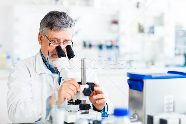 Stockfoto: Senior · mannelijke · onderzoeker · uit · wetenschappelijk · onderzoek