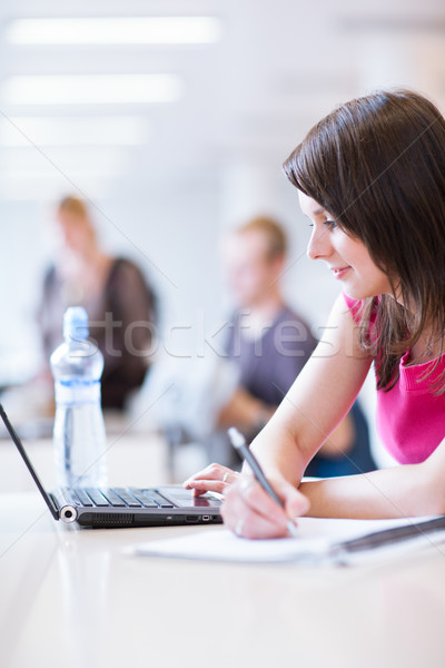 Zdjęcia stock: Biblioteki · dość · kobiet · student · laptop · książek