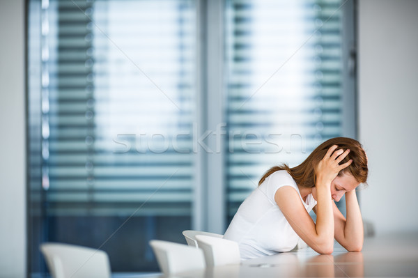 Fiatal nő sekély mélységélesség szín nő munka Stock fotó © lightpoet