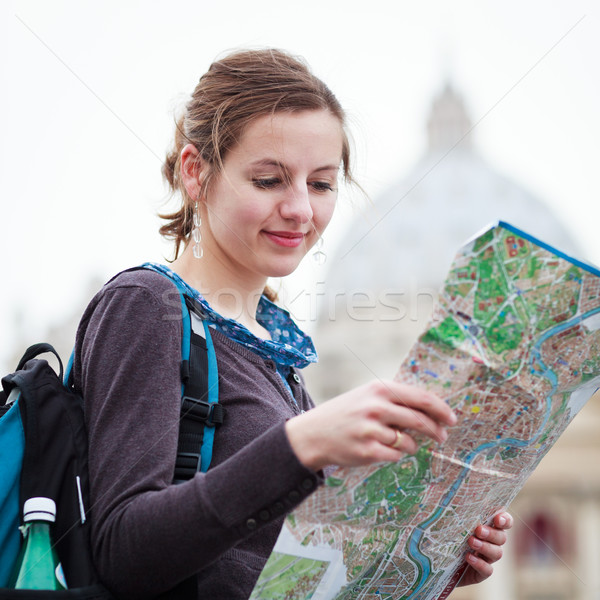 商業照片: 漂亮 · 年輕 · 女 · 遊客 · 研究 · 地圖